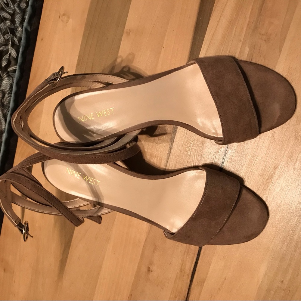Nine West suede pumps